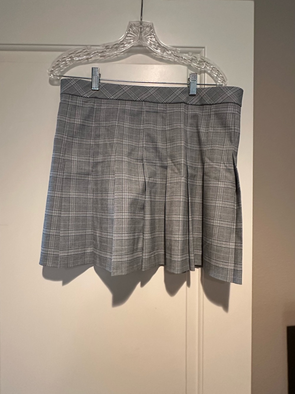 Uniqlo Classic Gray Plaid Pleated Mini Skirt
